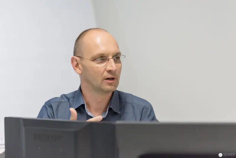 Microsoft User Group Meeting: Presenter Engaging During Technical Presentation