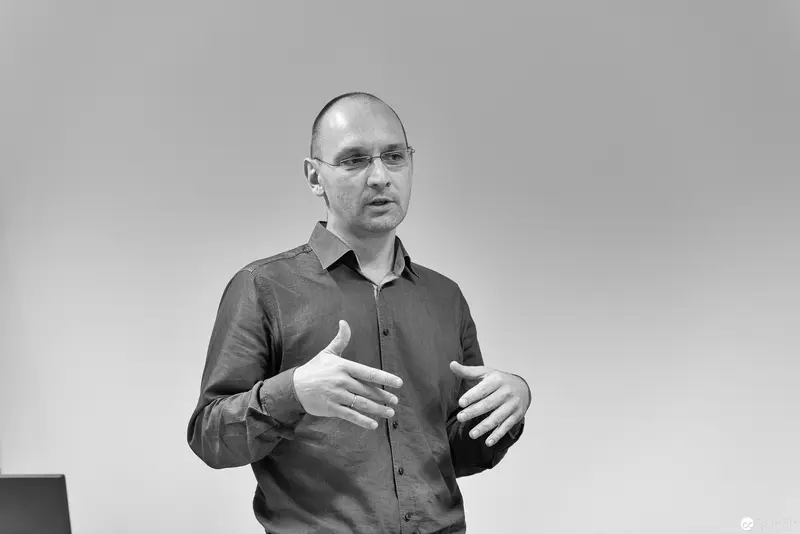 Microsoft User Group Meeting: Presenter Gesturing During Lecture