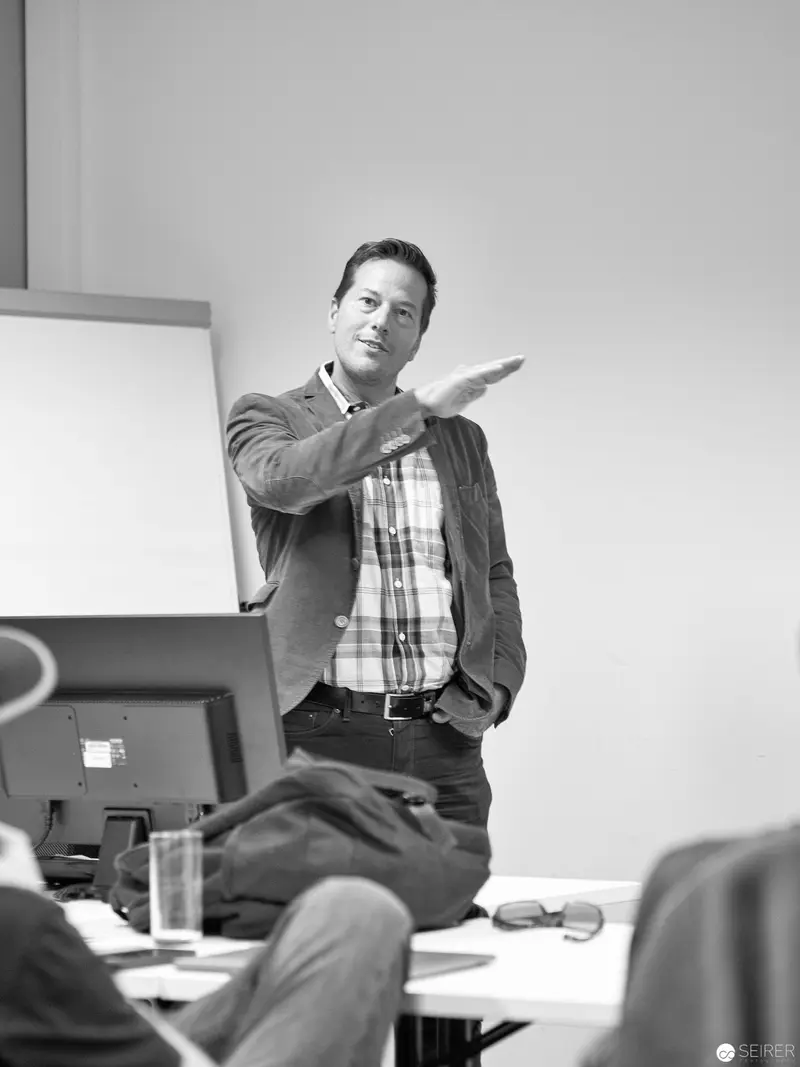Microsoft User Group Meeting: Presenter Gesturing During Dynamic Presentation