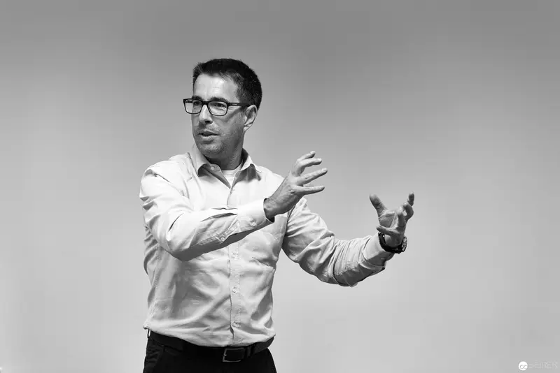 Microsoft User Group Meeting: Speaker Gesturing During Presentation