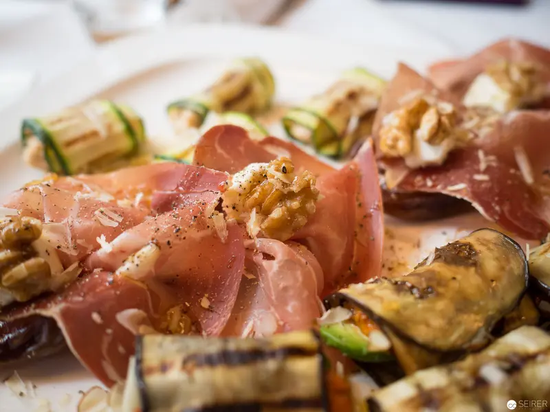 Prosciutto and Grilled Zucchini Appetizer at Benjaminis Restaurant, Vienna
