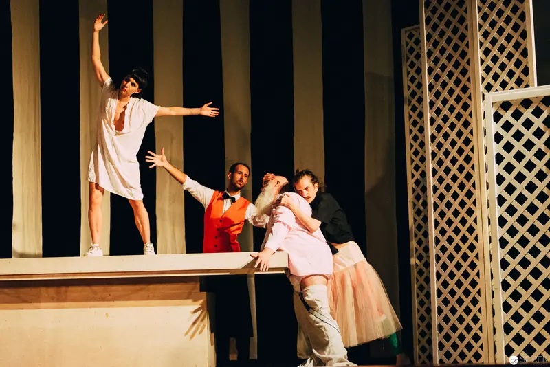 Nesterval's "Dirty Faust" - Dramatic Performance at Gellertplatz Staging