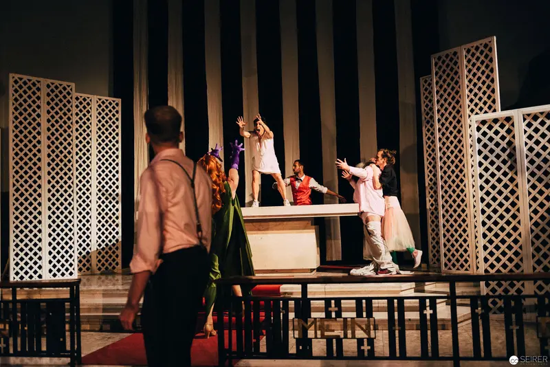 Nesterval's "Dirty Faust" Performance at brut Wien with Dramatic Stage Interaction