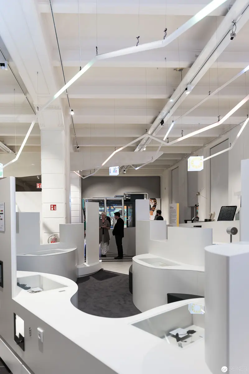 ON/OFF Exhibition at Vienna Technical Museum: Architectural Interior with Sculptural White Surfaces