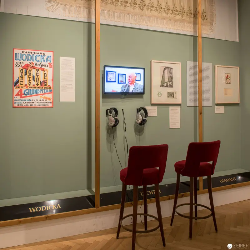Rudolf Niedersüß's Interactive Museum Display of Vintage Graphic Design