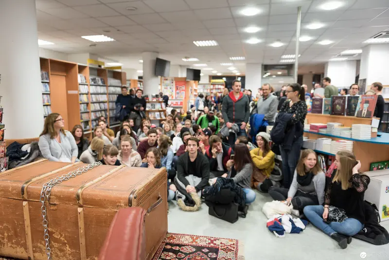 Thomas Brezina's Book Presentation for "Alte Geister ruhen unsanft" at Kuppitsch Bookstore