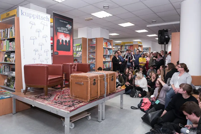 Thomas Brezina's Book Presentation of "Alte Geister ruhen unsanft" at Kuppitsch Bookstore