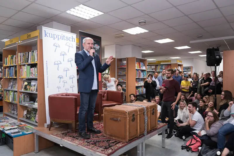 Thomas Brezina Presenting "Alte Geister ruhen unsanft" at Kuppitsch Bookstore