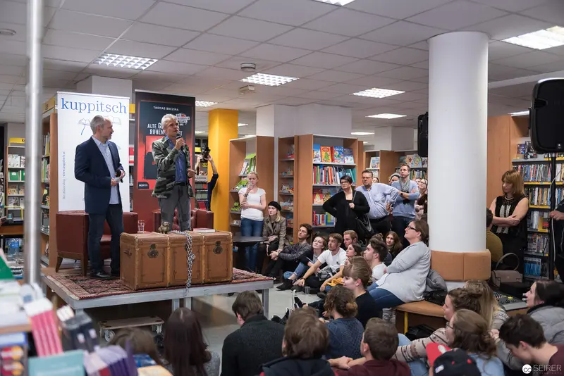 Thomas Brezina Book Presentation at Kuppitsch Bookstore for "Alte Geister ruhen unsanft"