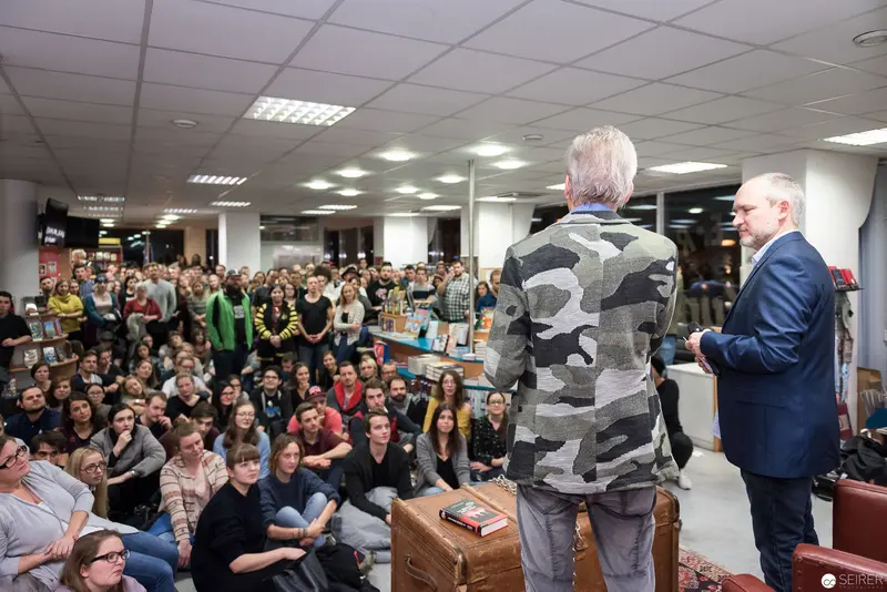 Thomas Brezina Book Presentation at Kuppitsch Bookstore for "Alte Geister ruhen unsanft"