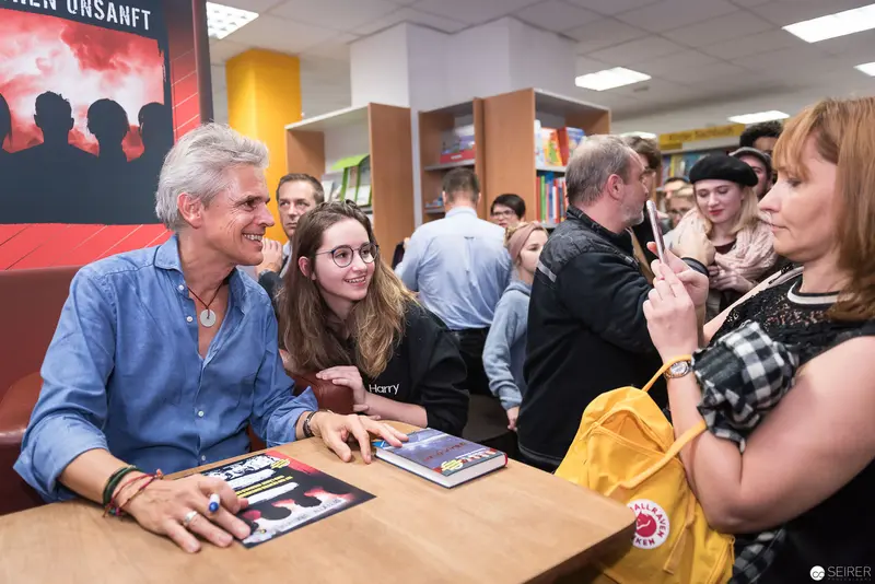 Thomas Brezina Book Presentation for "Alte Geister ruhen unsanft" at Kuppitsch Bookstore