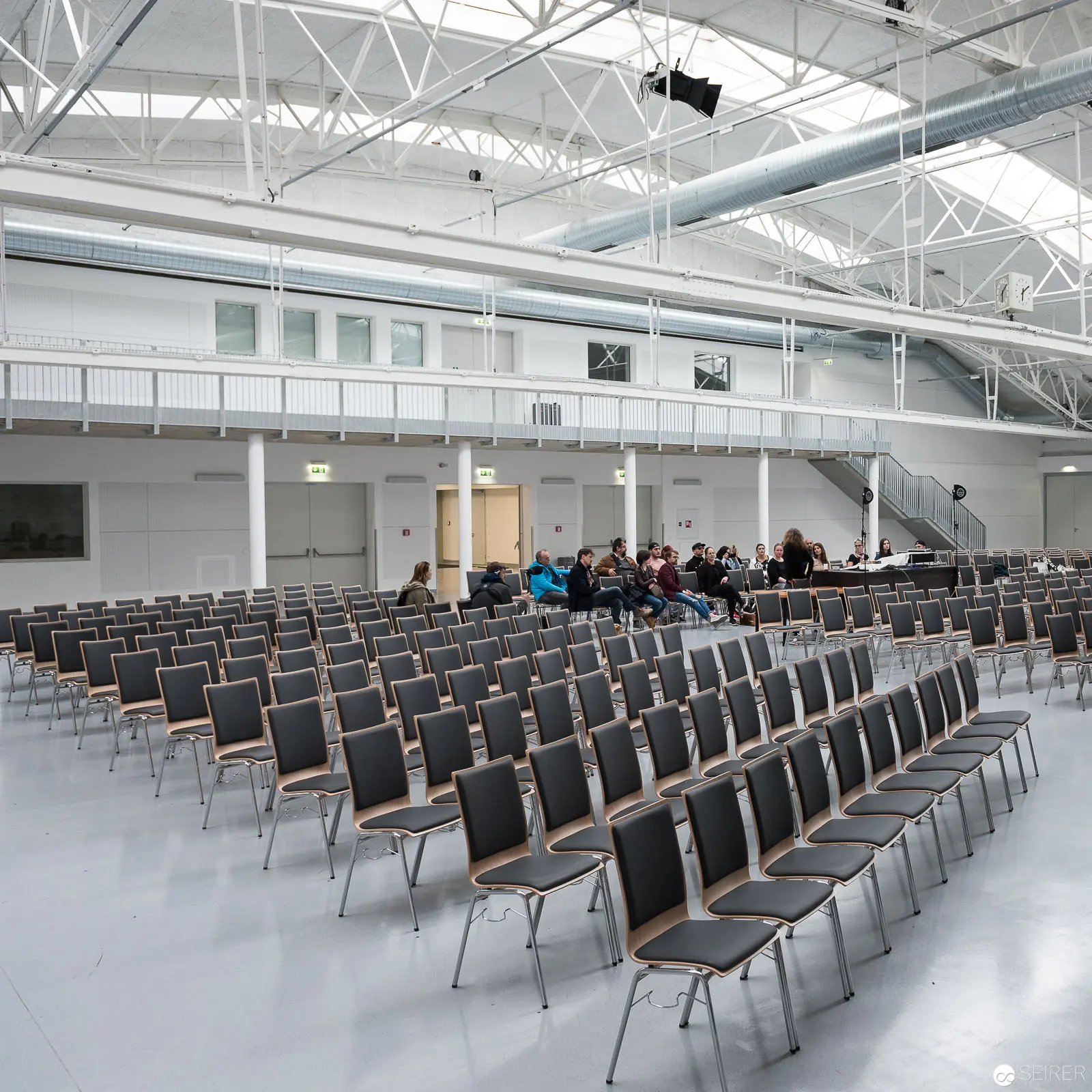 Architectural Interior of Expedithalle Anker Brotfabrik: Sparse Lecture Hall Geometry, Vienna 2017