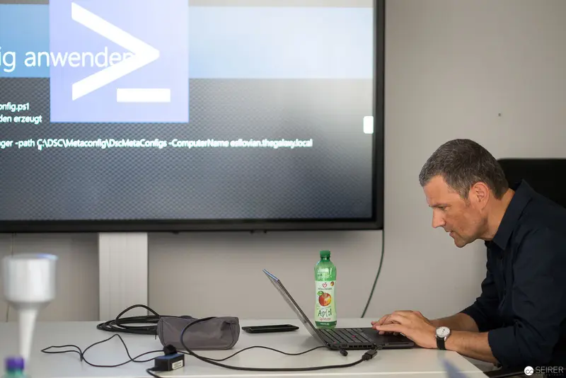 Experts Live Usergroup Member Analyzing Microsoft Technologies in Linz