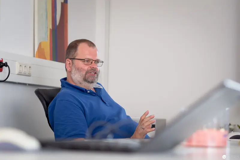 Microsoft Technologies Expert at Linz User Group Meeting, Engaged in Discussion