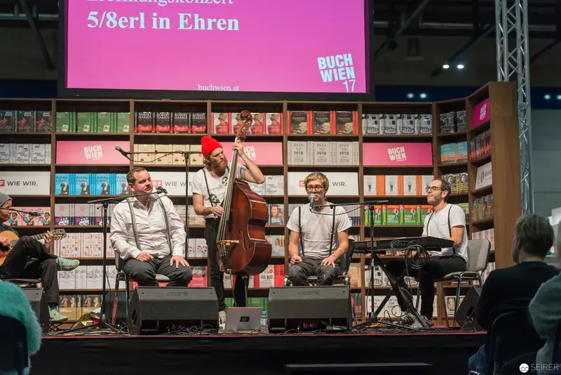 Musical Performance at Buch Wien 17 Literary Festival Honoring 5/8erl in Ehren