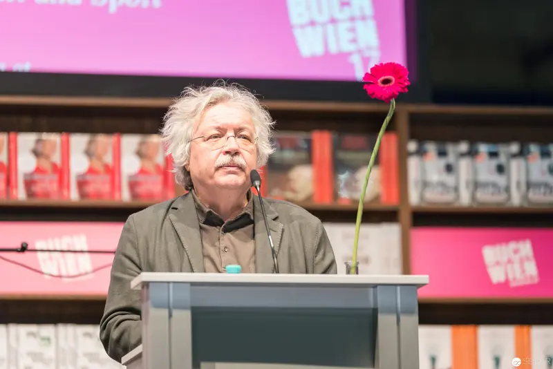 Author Speaking at Buch Wien 2017 Literature Festival with Pink Floral Accent