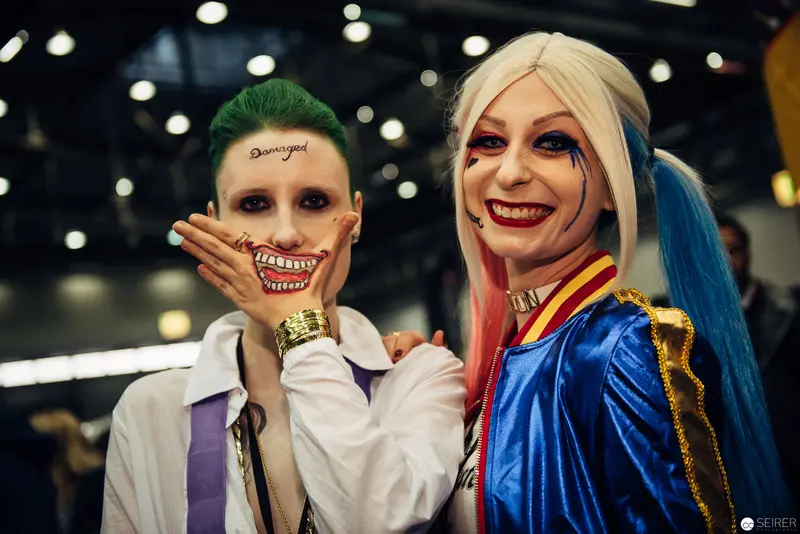 Comic Con Cosplay: Joker and Harley Quinn in Elaborate Character Portrayal