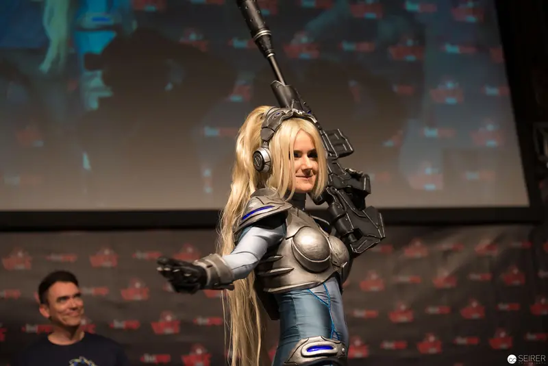 Cosplay Performance of Sci-Fi Character at Gaming Convention Stage