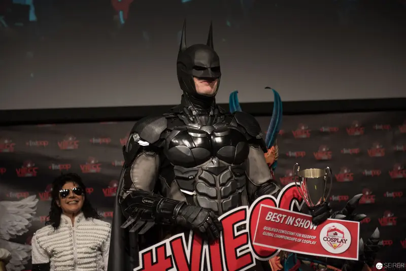 Batman Cosplay Winner at Comic Convention Receives "Best in Show" Award