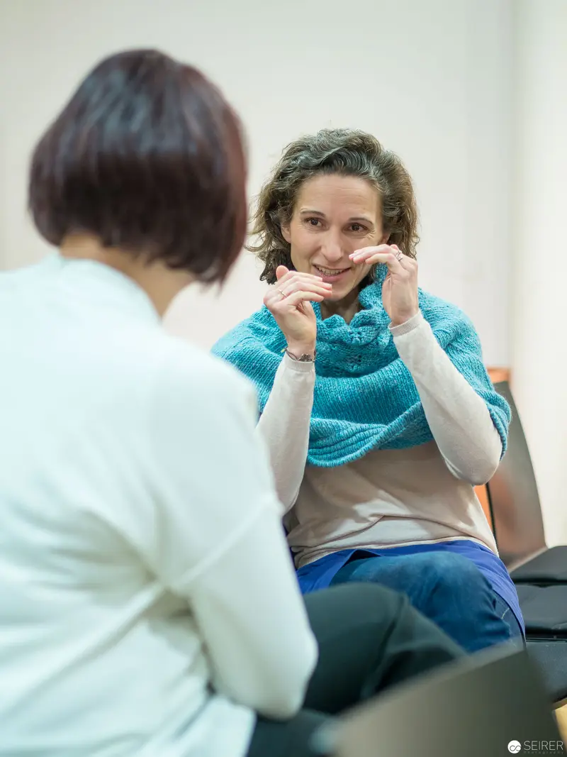 Interpersonal Dialogue: Two Women in Conversation with Gestural Communication