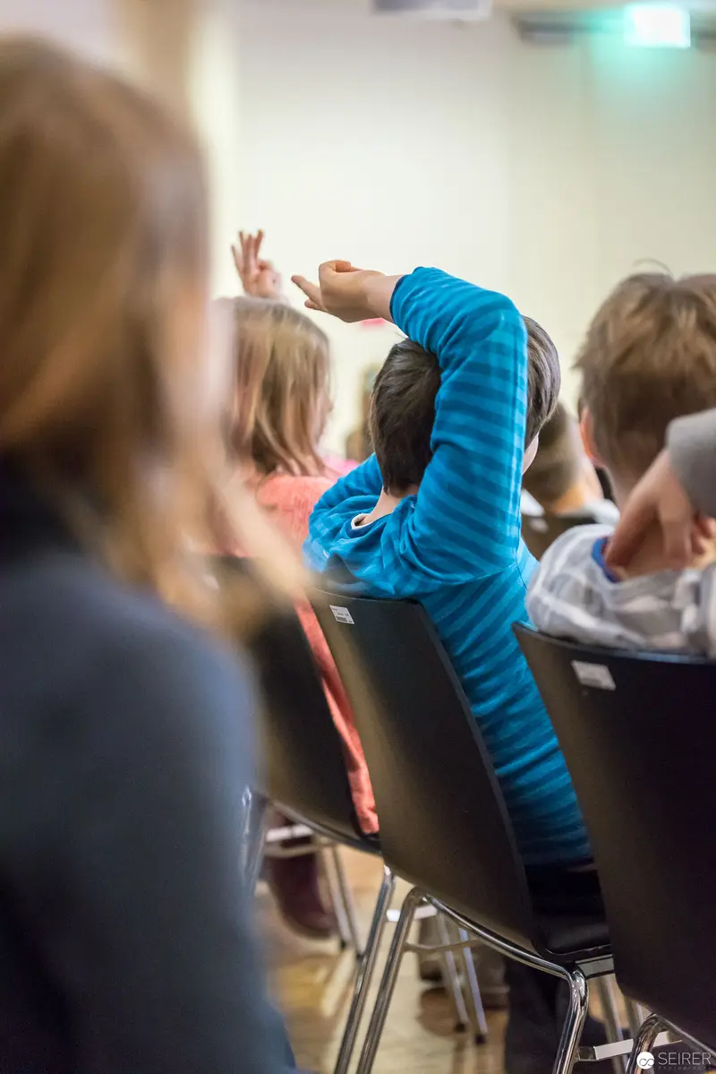 Audience Participation at Bücherei Wien Book Reading by Melanie Laibl