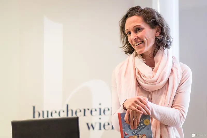 Melanie Laibl's Book Reading at Bücherei Wien with Janetts Meinung