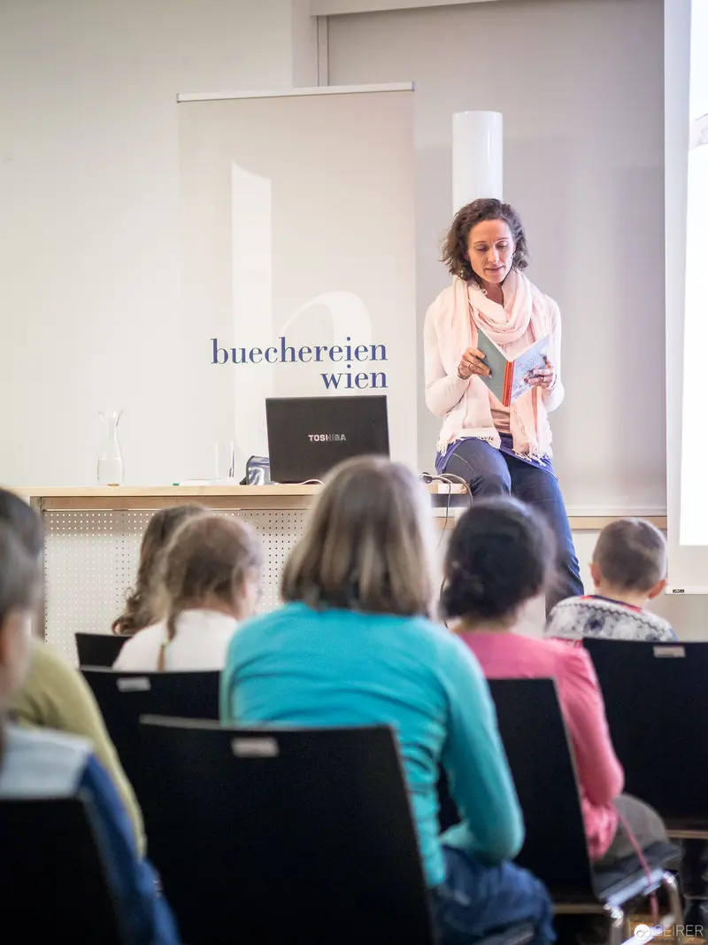Melanie Laibl's Book Reading at Bücherei Wien with Janetts Meinung