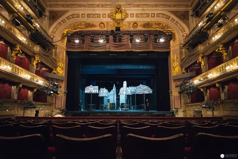 Stage Design for "Besuch der alten Dame" at Theater an der Wien