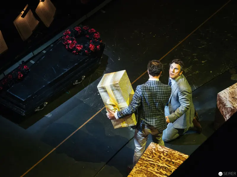 Dramatic Staging of "Besuch der alten Dame" at Theater an der Wien