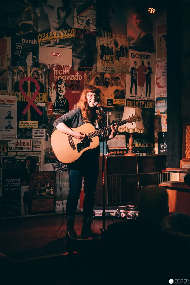 Megan Nash Acoustic Performance at Clash Vienna, April 2018