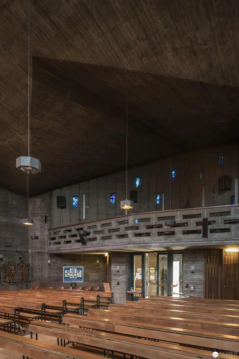 Interior of Pfarre zum guten Hirten, Vienna: Modernist Concrete Church Space