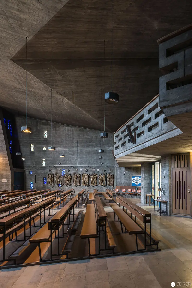 Interior of Pfarre zum guten Hirten, Vienna: Modernist Concrete Church Space with Wooden Benches