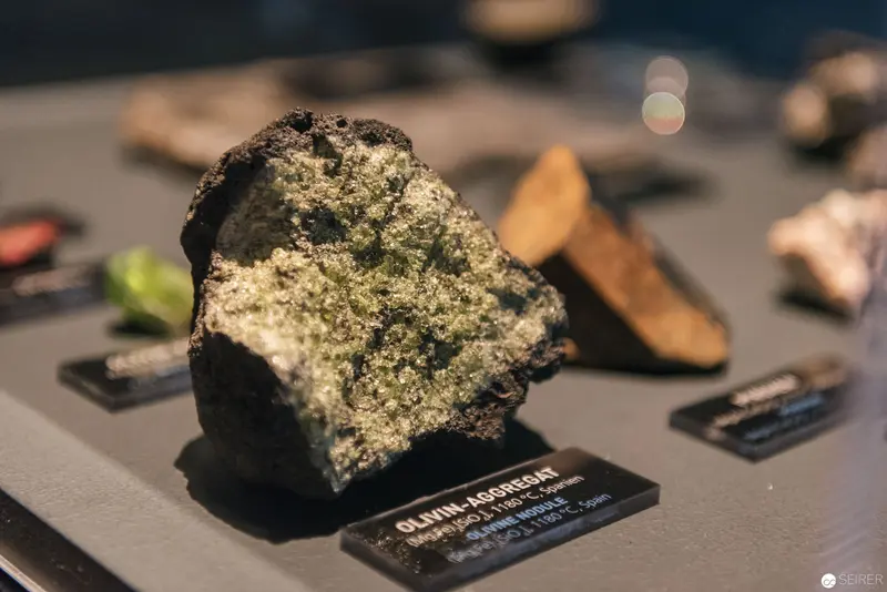 Olivine-Containing Meteorite Specimen on Display at Asteroid Day Exhibition