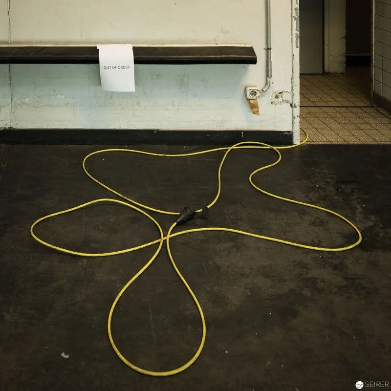 Yellow Cable Abstraction: Experimental Spatial Configuration at Post City Linz