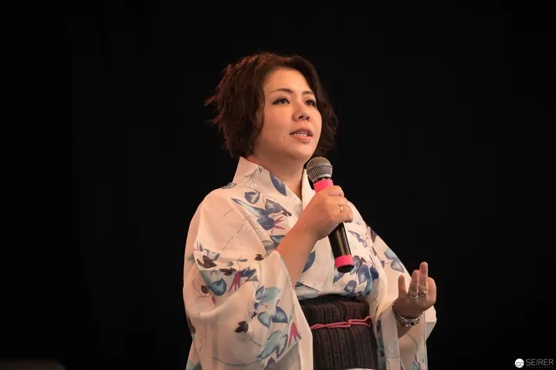 Female Performer in Floral Kimono at AniNite 2018 Music Event