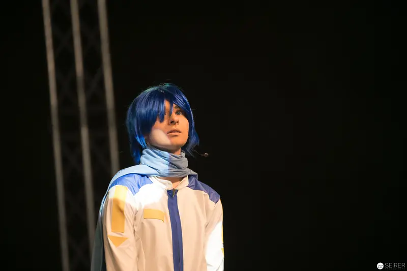 Blue-Haired Performer in Stage Costume at AniNite 2018 Cosplay Event