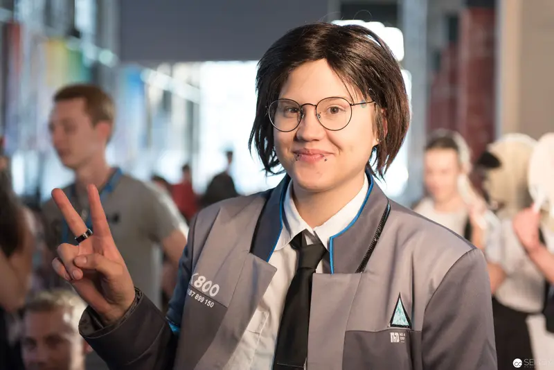 AniNite 2018: Young Attendee in Glasses Making Peace Sign