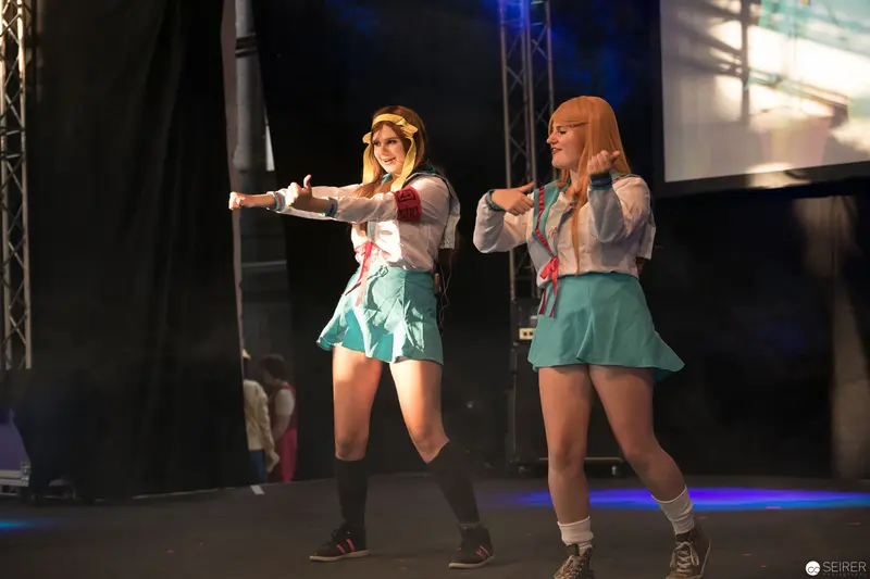 AniNite 2018: Two Performers in Coordinated Stage Performance