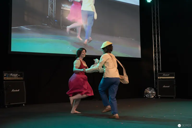 Dance Performance at AniNite 2018 with Dynamic Stage Projection