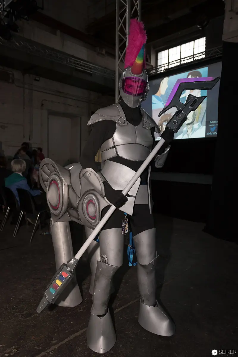 Robotic Cosplay Figure in Metallic Armor at AniNite 2018 Convention