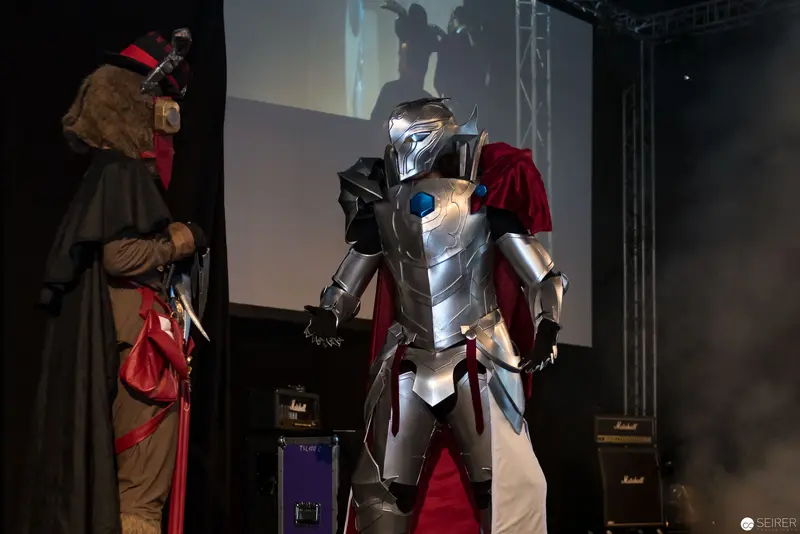 Medieval Knight in Full Armor at AniNite 2018 Cosplay Performance