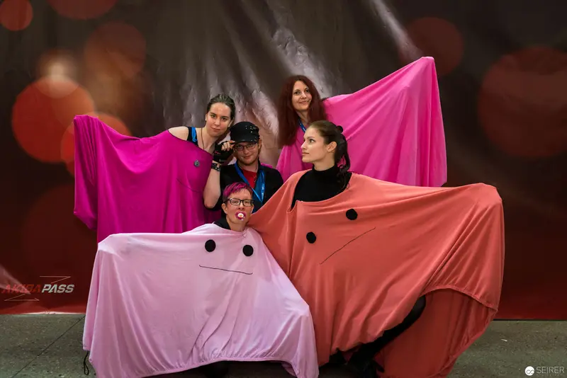 Fabric-Draped Performers at AniNite 2018 in Playful Sculptural Pose