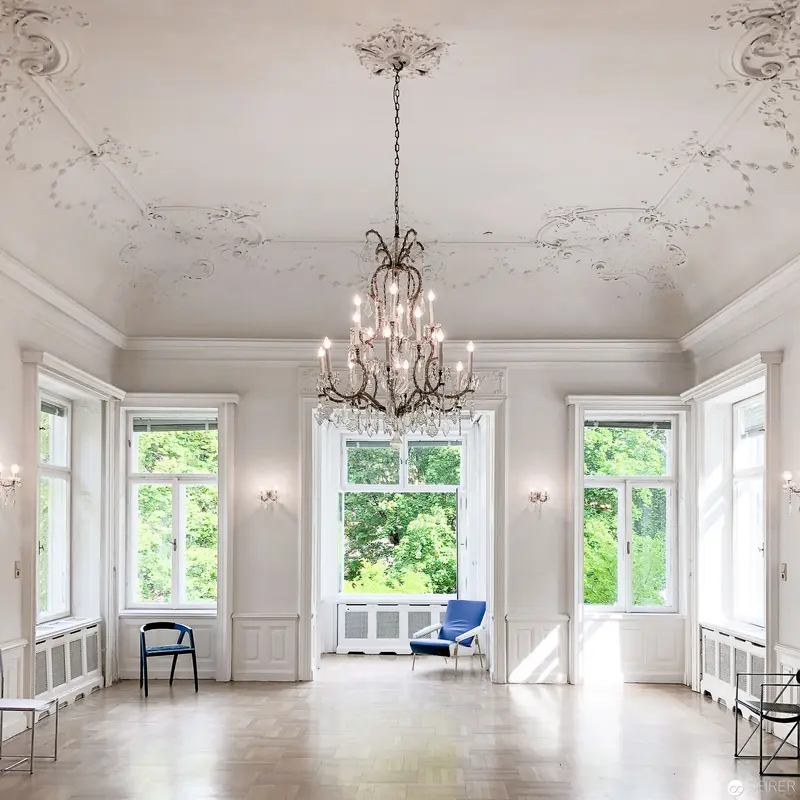 Ornate White Hall with Crystal Chandelier at Open House Vienna 2018