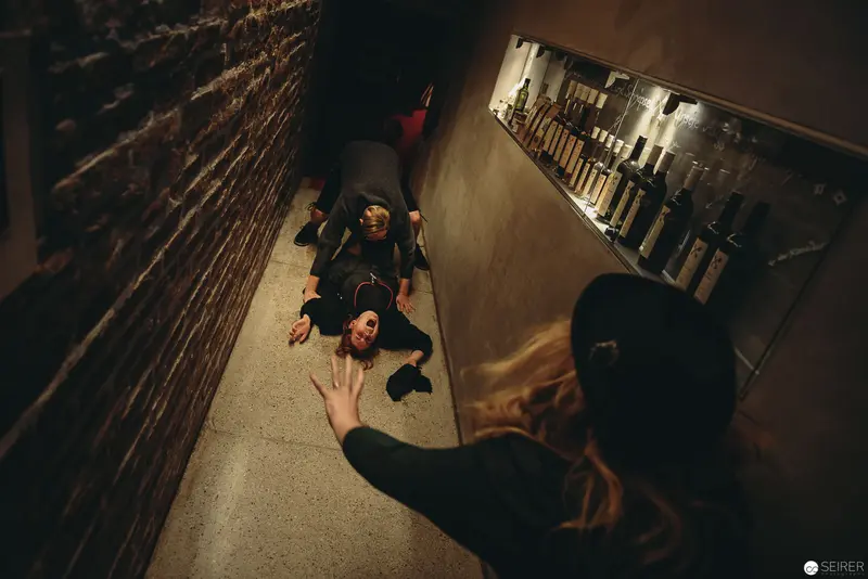 Nesterval's "Das Dorf": Dramatic Staged Interaction in Narrow Corridor Space