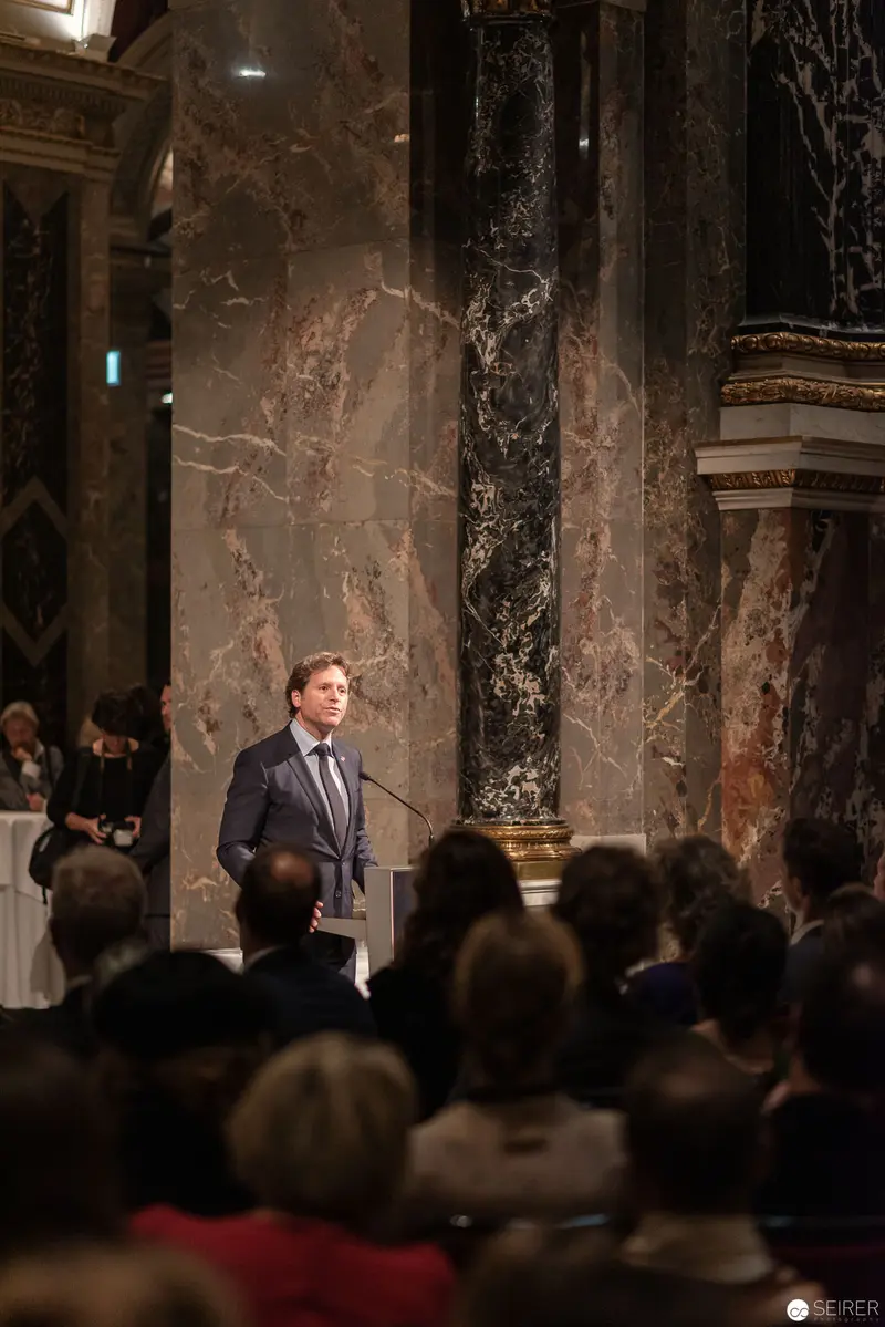 Wes Anderson Speaks at Kunsthistorisches Museum Wien in Elegant Gray Suit