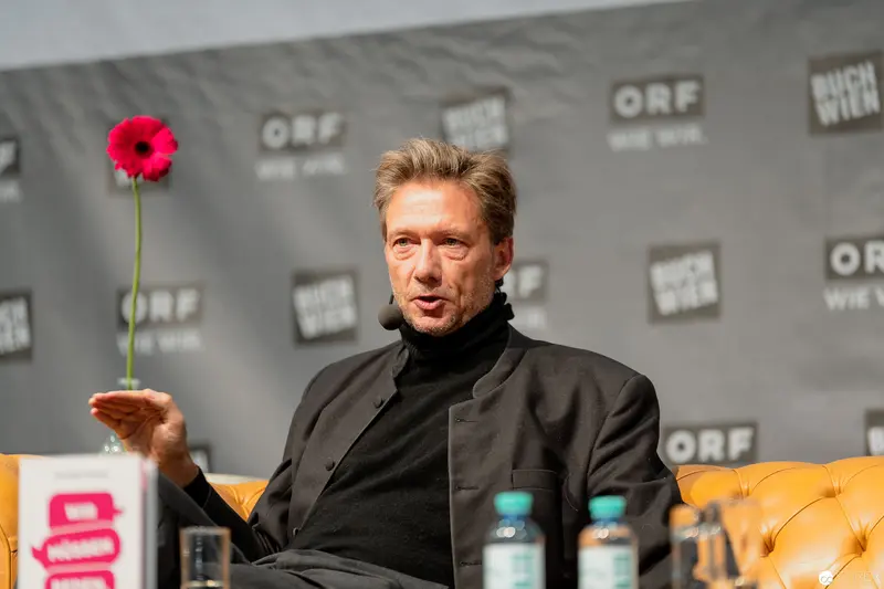 Red Poppy and Distinguished Speaker at ORF Event