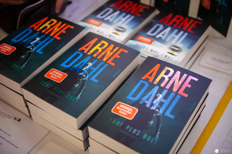 Arne Dahl's "Fünf plus Drei" Book Display at Buch Wien 2018