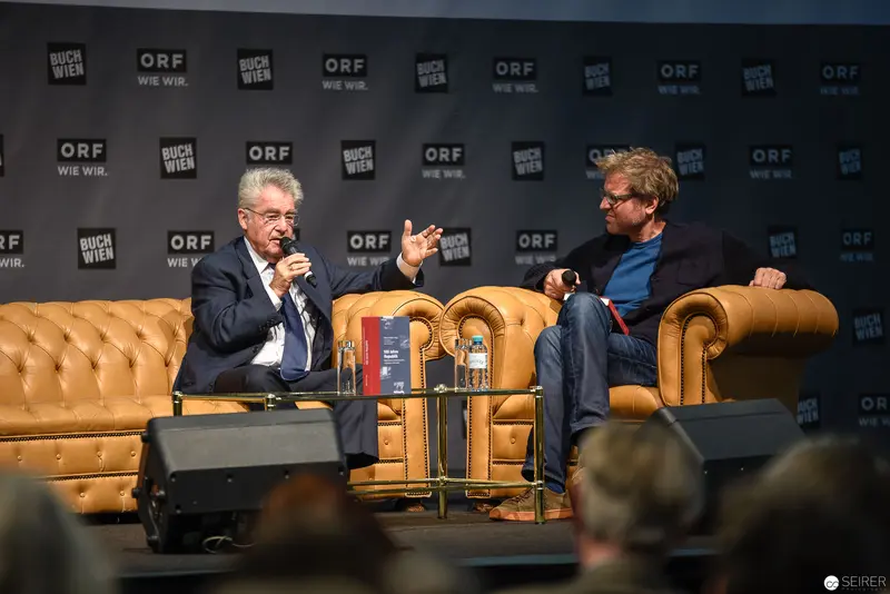 Heinz Fischer and Interviewer in Dialogue at ORF Wien Event