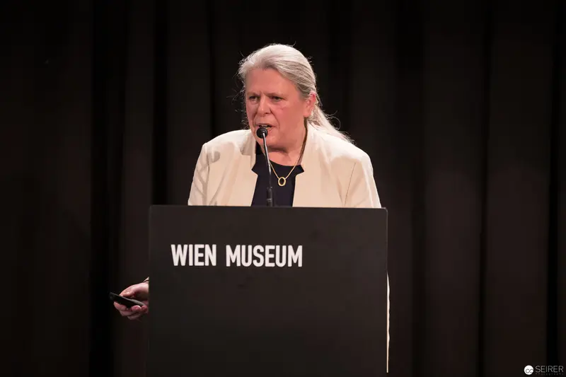 Helene Belndorfer Presenting "Wegwerfen ist eine Sünde" at Wien Museum Podium