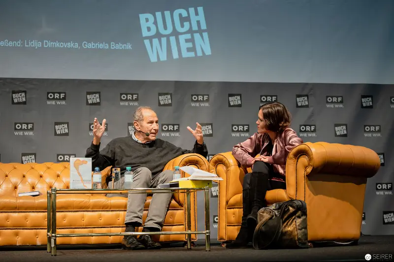 Buch Wien Literary Event: Intimate Conversation on Leather Armchairs